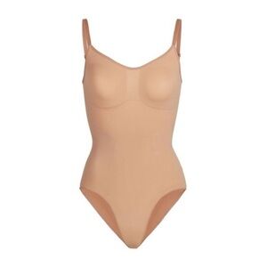 SKIMS SCULPTING BODYSUIT W. SNAPS